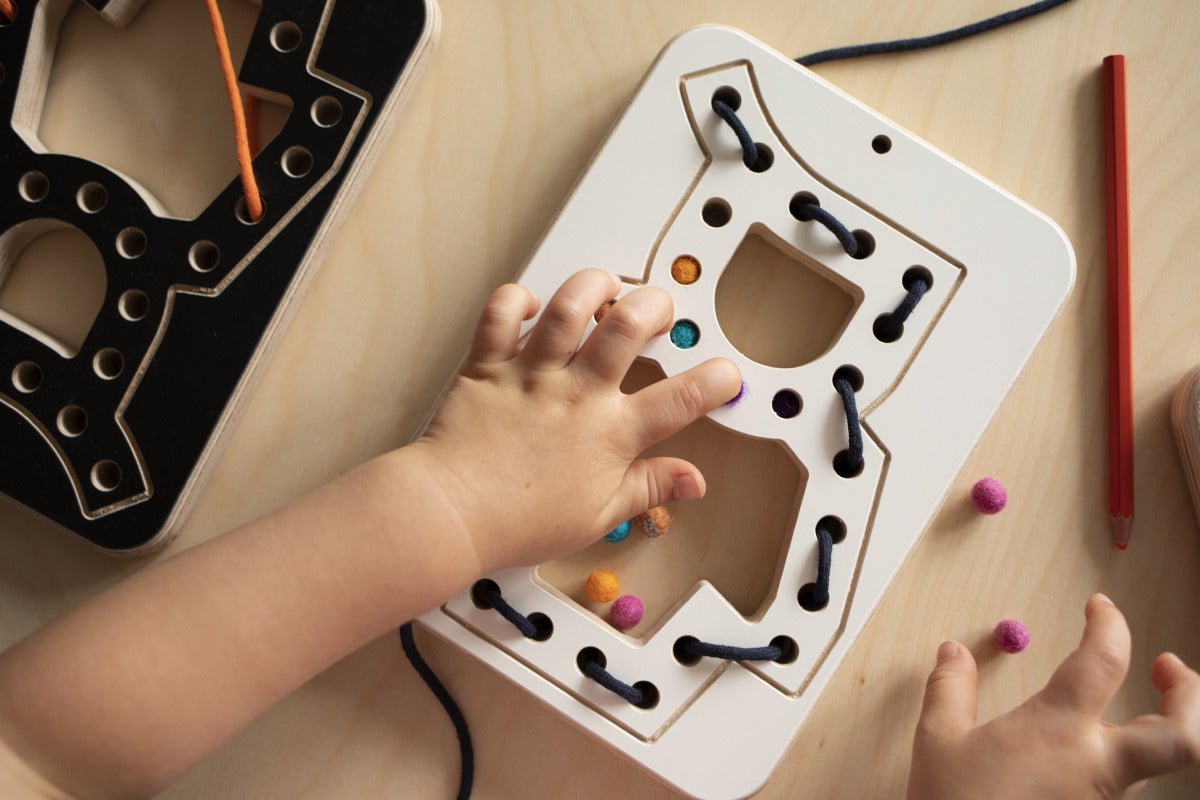 GOOD WOOD Fine Motor Threading & Lacing Board